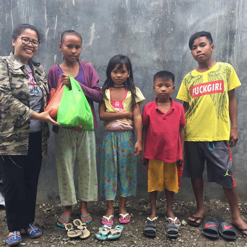 Gift giving in Balingog East, Guimba, Nueva Ecija.